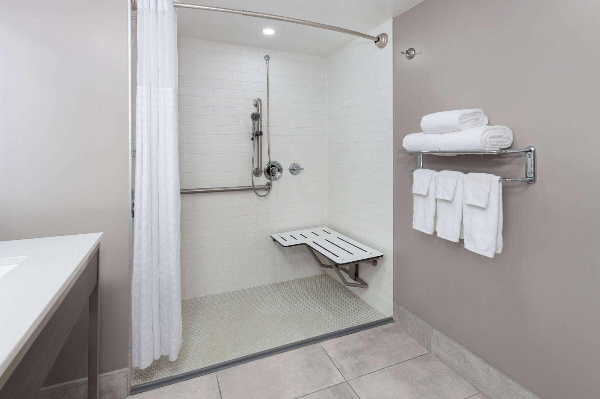 Super 8 By Wyndham Baltimore Northwest Exterior foto