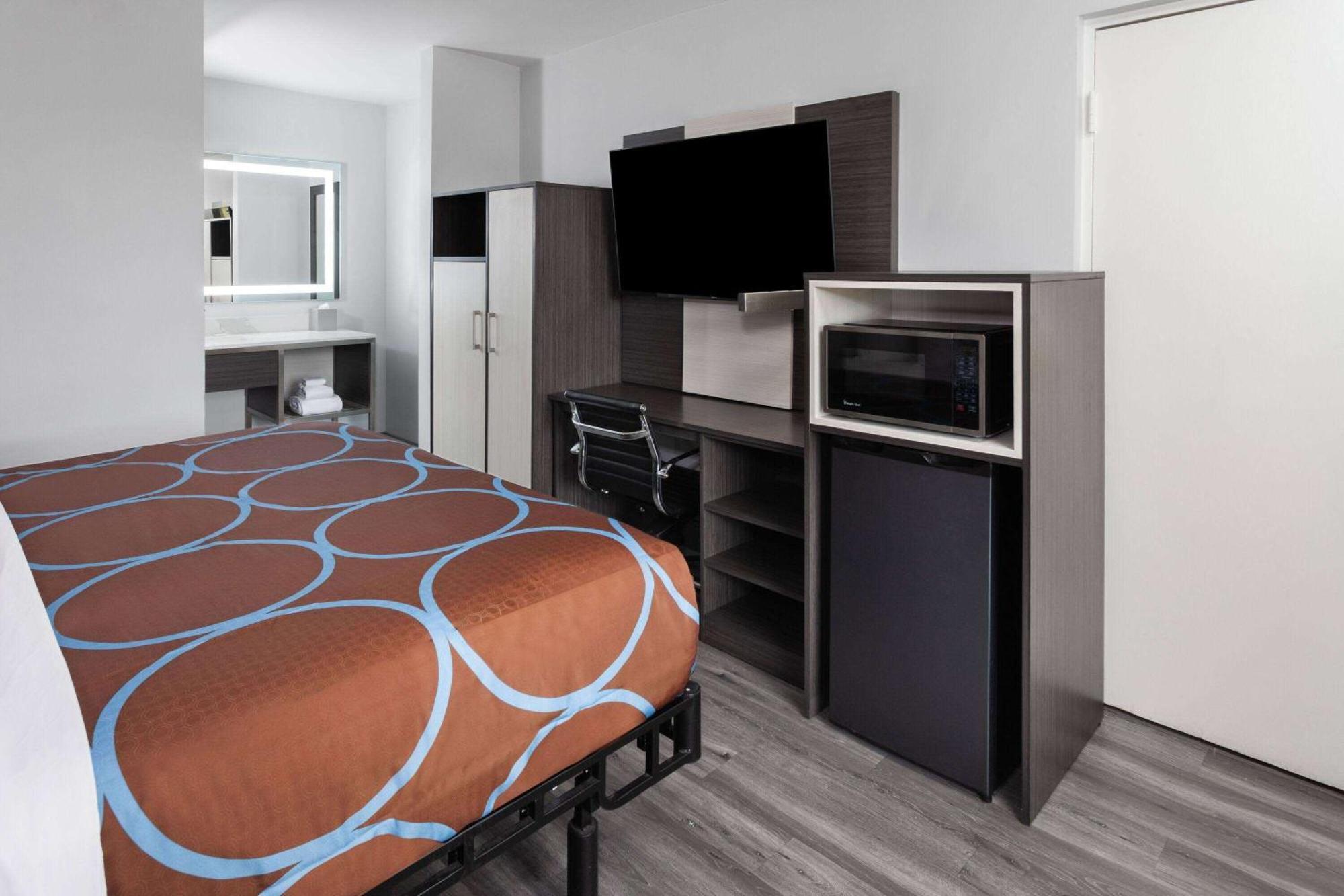 Super 8 By Wyndham Baltimore Northwest Exterior foto